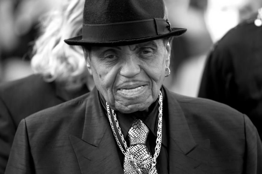 Der strenge Patriarch der Jackson-Familie starb in einem Krankenhaus in Las Vegas.