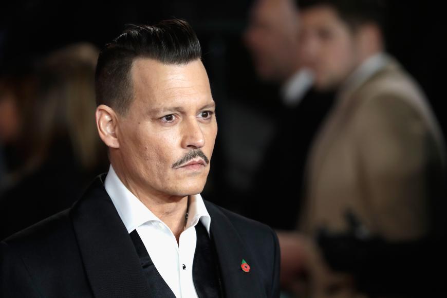 Was muss Johnny Depp jetzt nur durchmachen? Schon wieder muss der Schauspieler um eines seiner Kinder bangen. Bereits 2007 litt seine Tochter Lily-Rose an Nierenversagen und musste um ihr Leben kämpfen. Nun sorgt er sich um seinen Sohn.