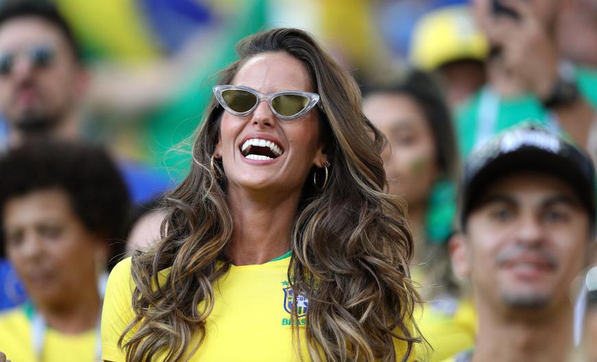 Izabel Goulart stand lieber ihrem Heimatland bei, während Kevin Trapp über Deutschlands WM-Aus trauerte.