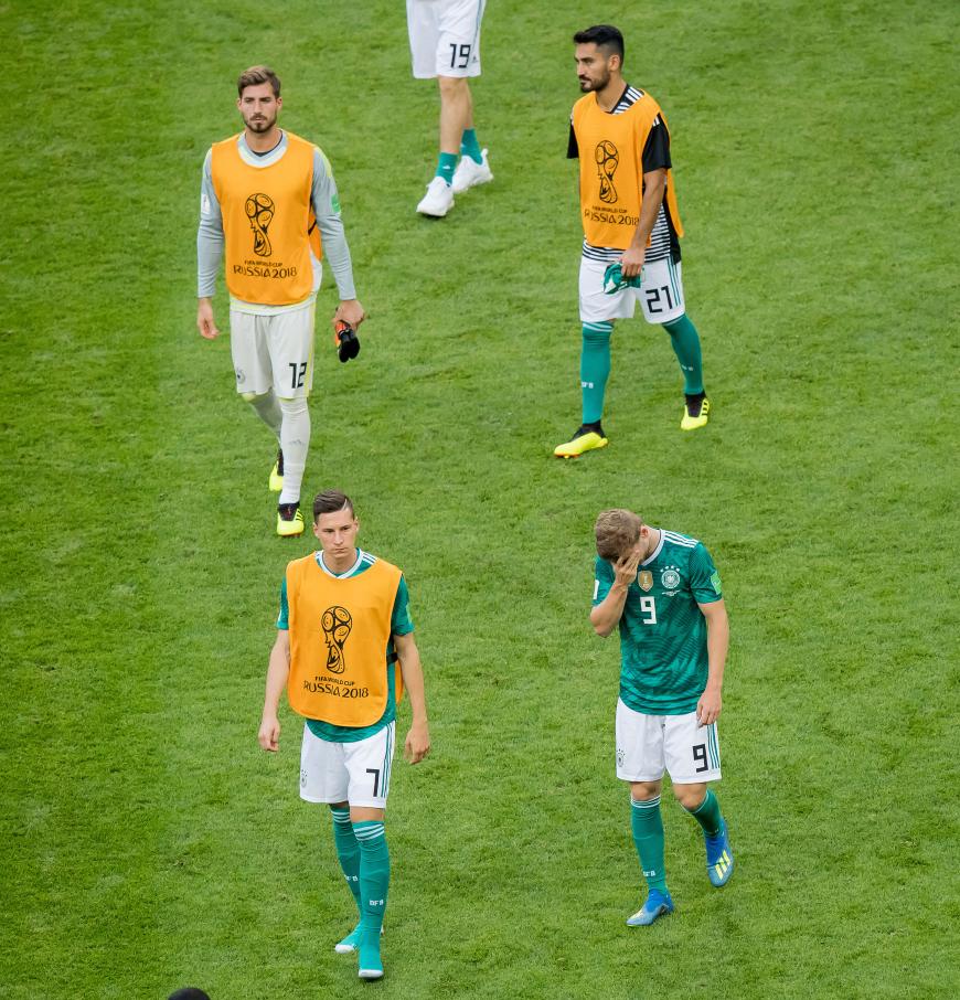 ... während Ersatztorwart Kevin Trapp die Enttäuschung über das WM-Aus anzusehen war.