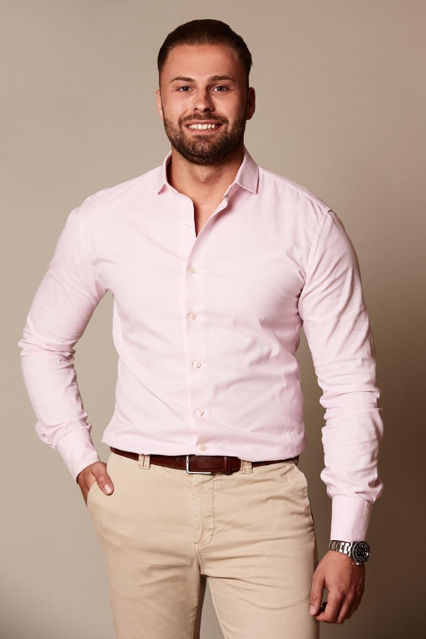 Kevin Pander, 27, Versicherungskaufmann aus Norderstedt (Keine Rose in Episode 4). Hier gibt's Kevin auf Instagram