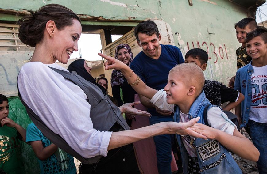 Komm in meine Arme! Gerade besuchte Angelina Jolie ein Flüchtlingslager im Nordirak.