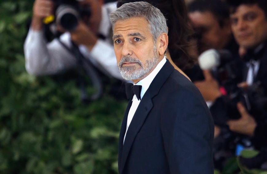 George Clooney, 57, hatte einen Unfall auf Sardinien und musste ins Krankenhaus!