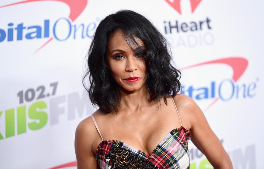 Jada Pinkett Smith überrascht mit einem ehrlichen Geständnis: Sie litt bereits an einer schweren Sexsucht. Aber auch einen Fitnesswahn und Alkoholmissbrauch gesteht die Schauspielerin.