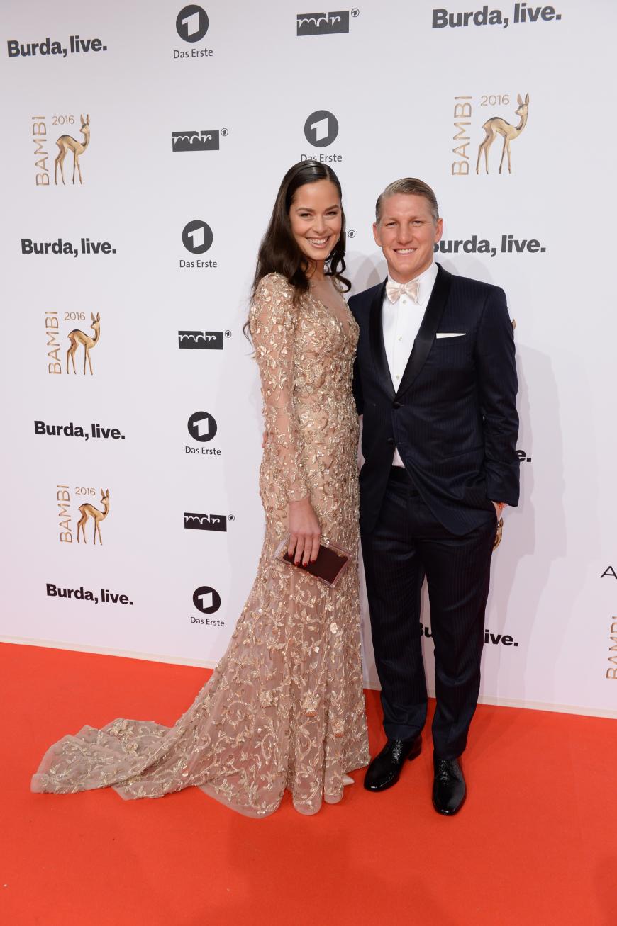 Auch nach zwei Jahren Ehe schweben Ana Ivanovic und Bastian Schweinsteiger noch auf Wolke sieben.