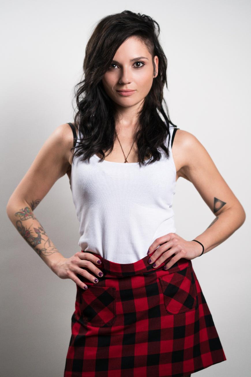 Oh nein! Linda Marlen Runge alias Anni Brehme verlässt nach fünf Jahren GZSZ. Die Schauspielerin möchte sich jetzt ganz ihrer Musikband widmen. 