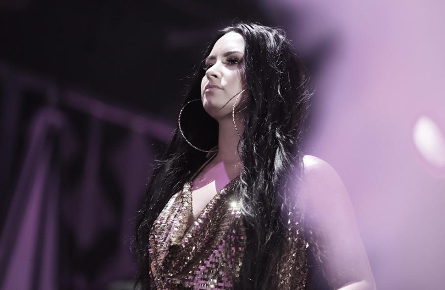 Was für eine traurige Nachricht! Sechs Jahre war sie clean, nun soll Demi Lovato rückfällig geworden sein. Angeblich wurde die Sängerin mit einer Überdosis Heroin bewusstlos in ihrem Haus aufgefunden. 