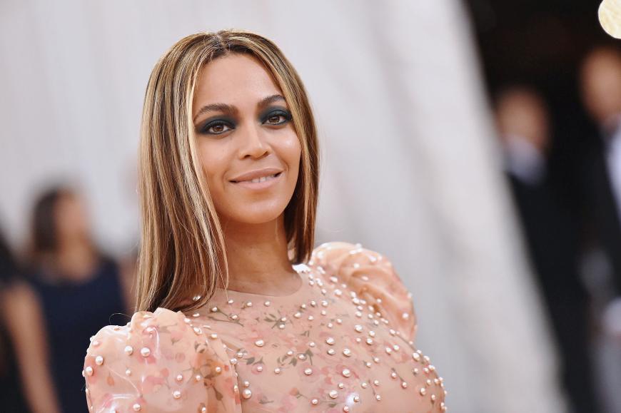 Beyoncés Fans warten gespannt auf die offizielle Bekanntgabe ihrer Schwangerschaft. Denn mittlerweile kommen immer mehr Details ans Licht. Jetzt soll die Sängerin sogar wieder Zwillinge erwarten.