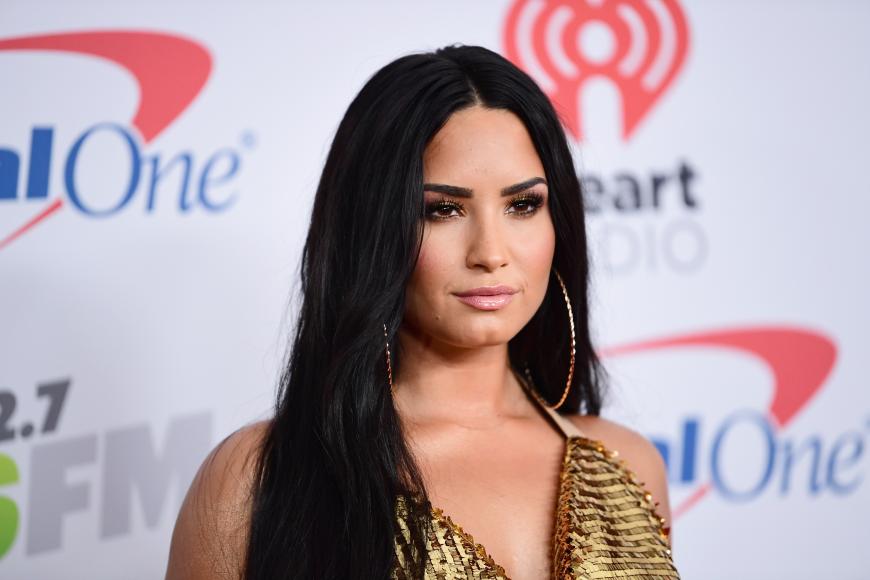 Demi Lovato macht nach ihrem Rückfall und ihrer Überdosis wohl eine der schwersten Zeiten durch. Doch sie kann auf die Unterstützung langjähriger Freunde und Kollegen bauen, die auf ihren Social-Media-Kanälen für ihre Genseung beten.