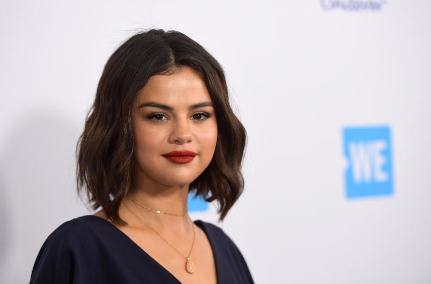 Darunter auch ihre ehemals beste Freundin Selena Gomez, die Demi und ihrer Familie in dieser schweren Zeit beisteht.