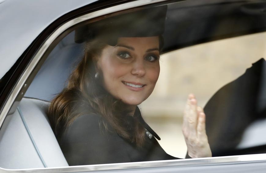 Überraschendes Treffen: Herzogin Kate hat sich doch tatsächlich mit Schauspielerin Angelina Jolie getroffen! Was die Frauen wohl über Brad Pitt gesagt haben ...