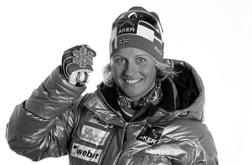 Norwegen trauert um Skilanglauf-Olympiasiegerin Vibeke Skofterud. Die Sportlerin ist vermutlich bei einem tragischen Unfall ums Leben gekommen. Die zweimalige Staffel-Weltmeisterin wurde zunächst vermisst gemeldet und wenig später tot auf der Insel St. Helena in Südnorwegen gefunden.