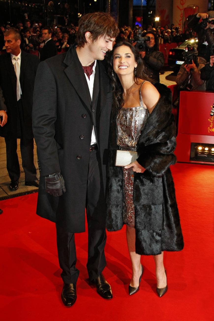 Vor Mila turtelte Ashton mit seiner ersten Ehefrau Demi Moore, 2011 trennte sich das Paar.
