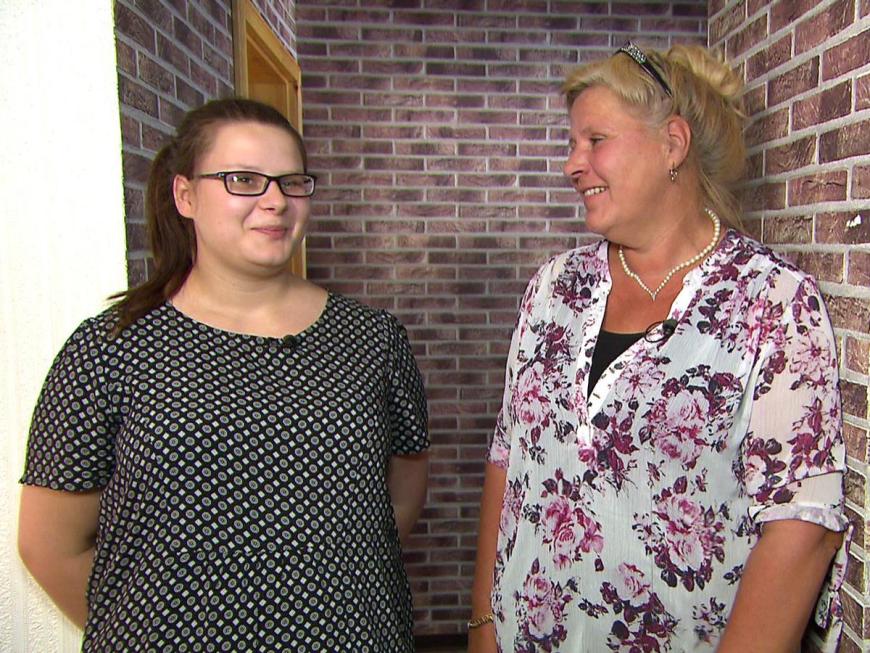 Silvia Wollny greift ihrer Tochter unter die Arme. „Ich bekomme jetzt schon so viele Tipps von ihr. Das ist eine riesige Hilfe für mich“, sagte Calantha gegenüber der "Bild".