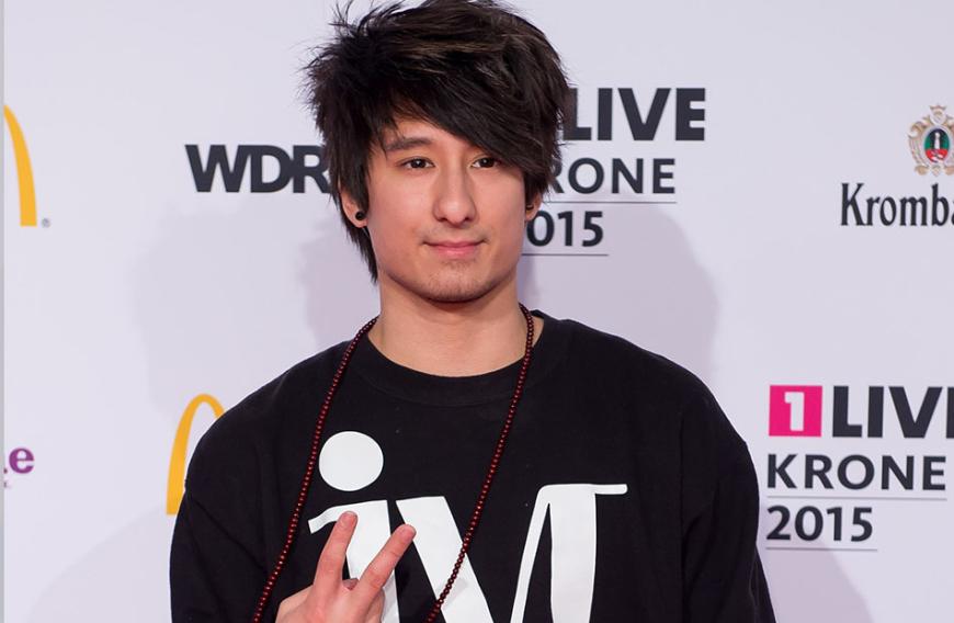 Zusammen mit Netz-König Julien Bam hat sie einen Diss-Track produziert.