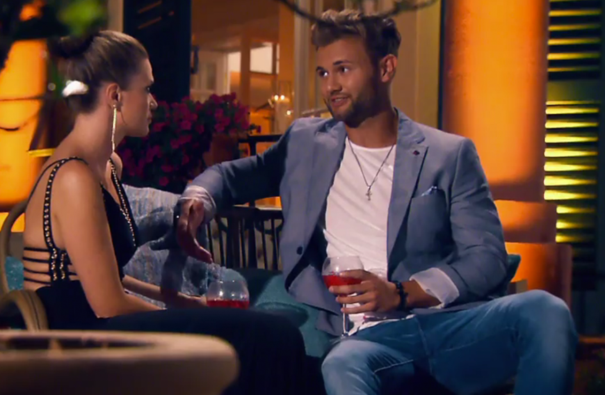 „Ich bin hierhergekommen, um die ,Bachelorette‘ kennenzulernen, in dem Fall dich, die Nadine. Du hast mich so krass überzeugt!“ Ist das sinnentleerte Gesabbel dem Alk zuzuschreiben?