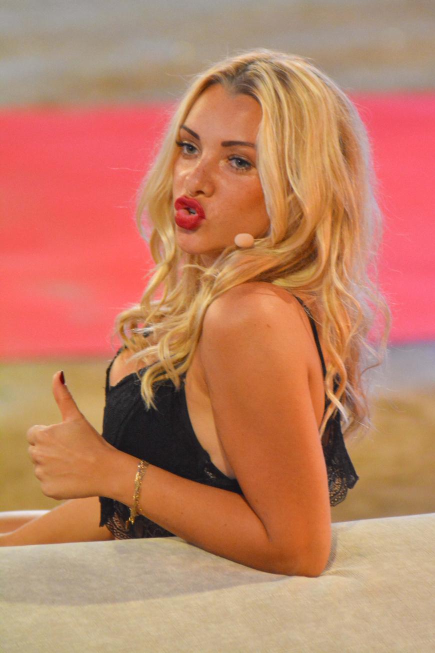 Liebescomeback bei dem „Bachelor in Paradise“-Traumpaar? Evelyn Burdecki zeigt jetzt, wie sie wirklich dazu steht.