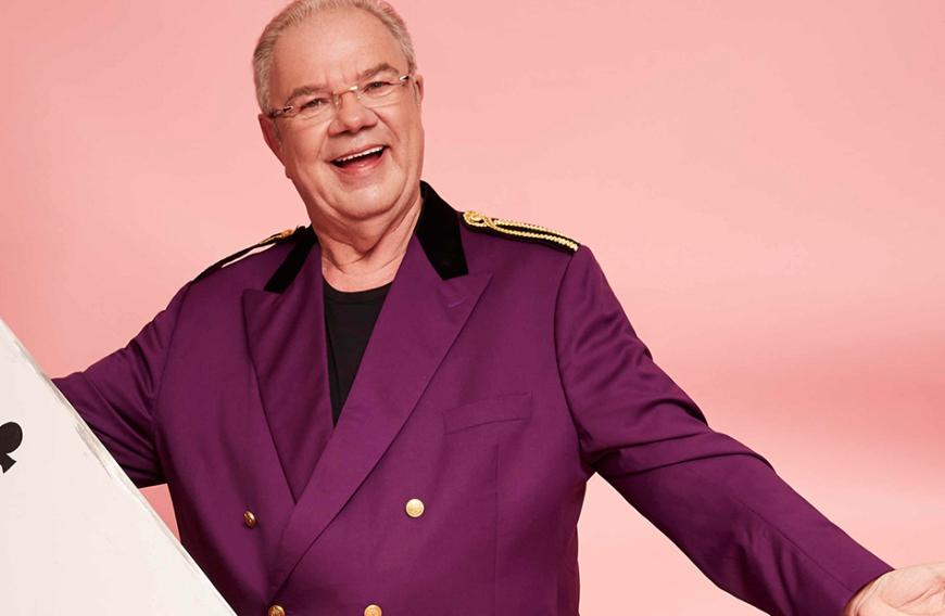 Er hätte den anderen Promis vielleicht noch ein Paar Tipps und Lebensweisheiten mit auf den Weg geben können: Fürst Karl-Heinz von Sayn-Wittgenstein. Doch es sollte nicht zum großen Show-Auftritt kommen - der ehemalige Millionär verließ noch vor Show-Start den Container.