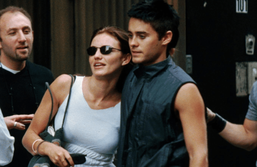 Jared Leto und Cameron Diaz (1999 - 2003)
Krass! Jared und Cameron waren nicht nur ein Paar, sie wollten sogar heiraten! Doch dann überschatteten fiese Affären-Gerüchte das Glück der beiden. Die Schauspielerin soll am Set mit Leonardo DiCaprio angebandelt haben und auch mit Justin Timberlake, ihrem späteren Freund, wurde die Blondine gesichtet. Nach vier Jahren scheiterte die Beziehung schließlich.