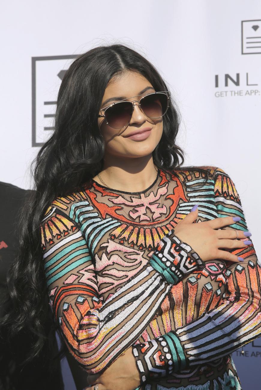Juhu, endlich 18! Aber bis sie auch in Amerika volljährig ist, muss Kylie noch etwas warten - erst mit 21 ...