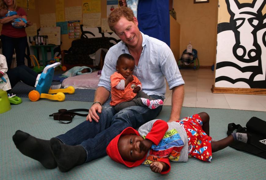 Die Verbundenheit des britischen Rotschopfes zum afrikanischen Kontinent ist begründet in einer Kindheitserinnerung. Denn es war ein Aufenthalt in Afrika, der ihm geholfen hat, über den frühen Tod seiner Mutter hinwegzukommen. Das hat für eine emotionale Bindung gesorgt, die noch heute anhält.