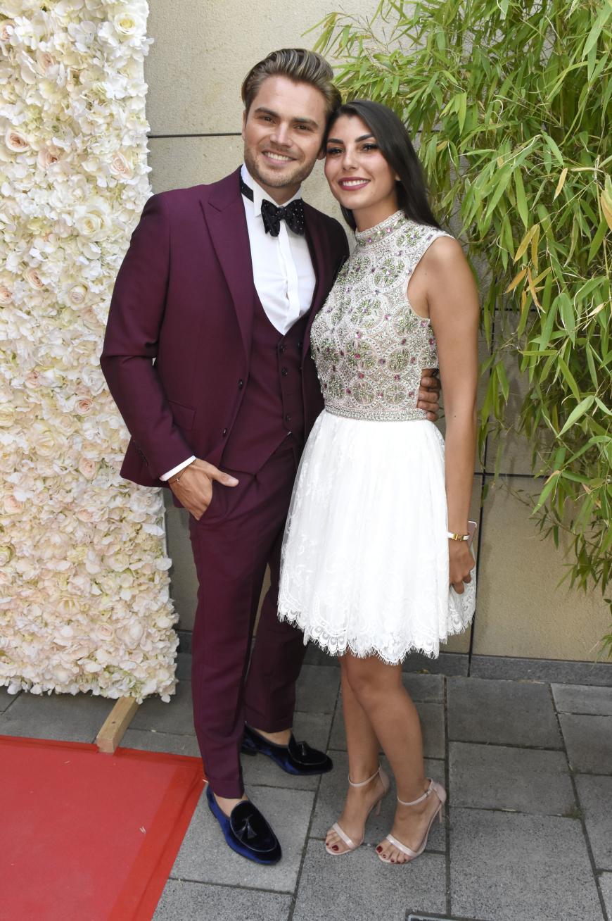 Yeliz Koc und Johannes Haller sind seit wenigen Wochen super happy...