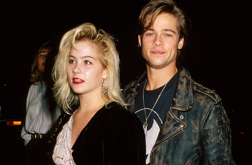 Brad Pitt und Christina Applegate (1989)
Christina Applegate ist eine von zahlreichen Ex-Freundinnen des Frauenschwarms. Nachdem die beiden bei den MTV Movie Awards 1989 gemeinsam aufkreuzten, servierte sie ihn angeblich mies ab.