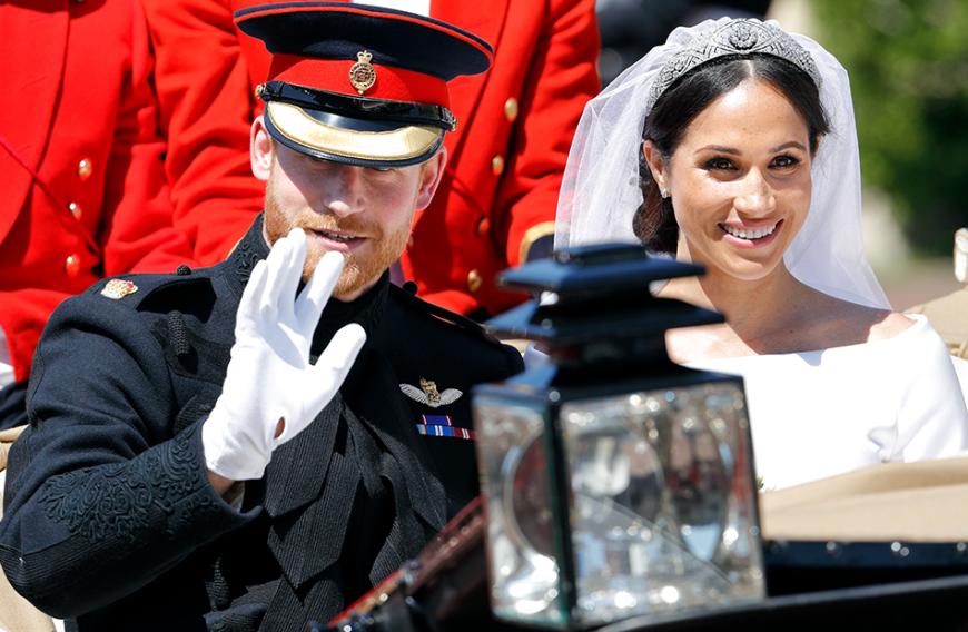 Es war die royale Traumhochzeit des Jahres. Auf dem Weg in die St. George's Chapel in Windsor waren alle Augen auf das Paar gerichtet.