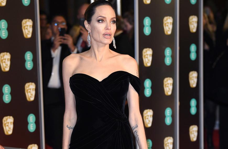 Wie lange kann Angelina Jolie den Sorgerechtsstreit mit Ex Brad Pitt noch aushalten? Angeblich soll die Schauspielerin nur noch 35 Kilo wiegen ...