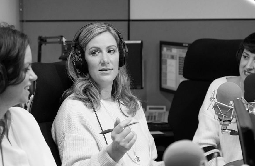 Was für eine tragische Geschichte! BBC-Moderatorin Rachael Bland ist im Alter von nur 40 Jahren gestorben. Die junge Mutter war unheilbar an Brustkrebs erkrankt. Sie verabschiedete sich mit einem Instagram-Post von ihren Fans - für immer.