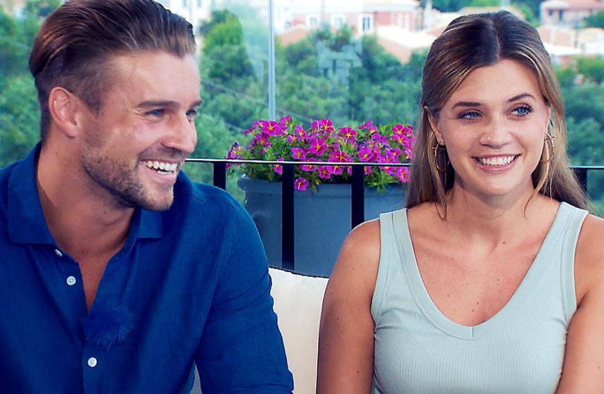 Er kauft Nadine und Alex (l.) nicht ab, dass sie ein glückliches Paar sind. Die Brünette verteilte ihre letzte Rose an den Schwaben.