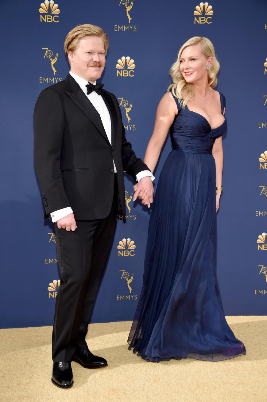 Die frischgebackenen Eltern Jesse Plemons und Kirsten Dunst liefen Hand in Hand über den roten Teppich.