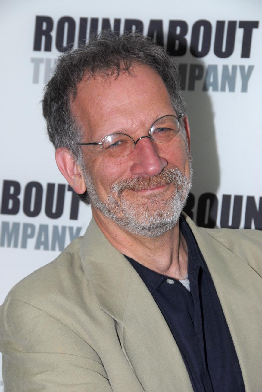 Mark Saltzman ist Teil des Autorenteams der Serie. Seine eigene Beziehung inspirierte ihn zu Ernie und Berts Partnerschaft.