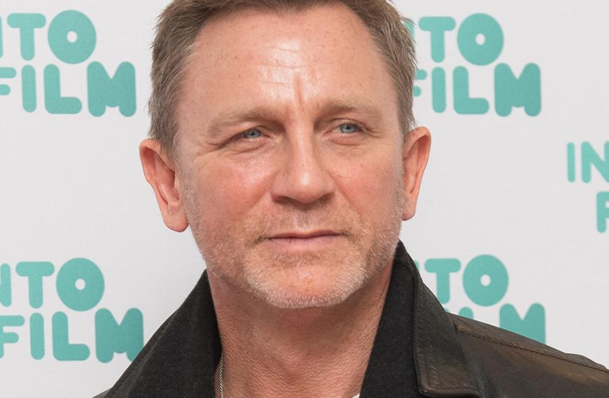 Auch Schauspieler Daniel Craig musste sich schon auf der Straße durchkämpfen und schlief in der Vergangenheit sogar auf Parkbänken! Erst 1992 fasste er in der Schauspiel-Welt Fuß, bis ihm als James Bond der Durchbruch gelang. Heute ist Daniel millionenschwer!