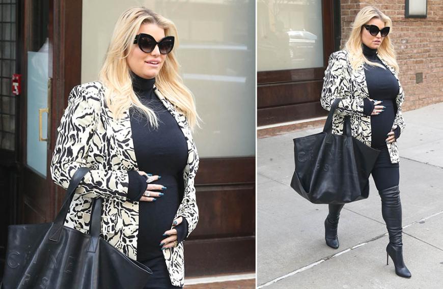 Jessica Simpson ist bereits zum dritten Mal schwanger. Stolz präsentiert die werdende Mutter ihre große Babykugel in New York. Nach Tochter Maxwell und Sohn Ace Knute erwartet die Sängerin nun ein zweites Töchterchen. Die frohe Botschaft verkündete sie in einem süßen Instagram-Post: