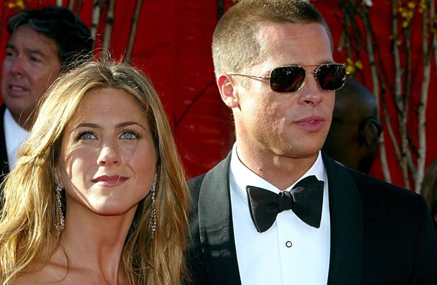 Diese traurige Story kennt wohl jeder! Jennifer Aniston und Brad Pitt waren ein Herz und eine Seele. Doch der Schauspieler lernte am Set von „Mr & Mrs. Smith“ Angelina Jolie kennen.