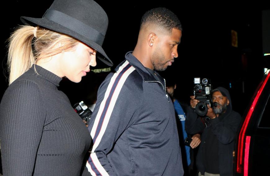 Er hat seine hochschwangere Freundin betrogen! Während Khloé Kardashian zu Hause saß, vergnügte sich Tristan Thompson mit einer anderen Frau in einem Club. Autsch!
