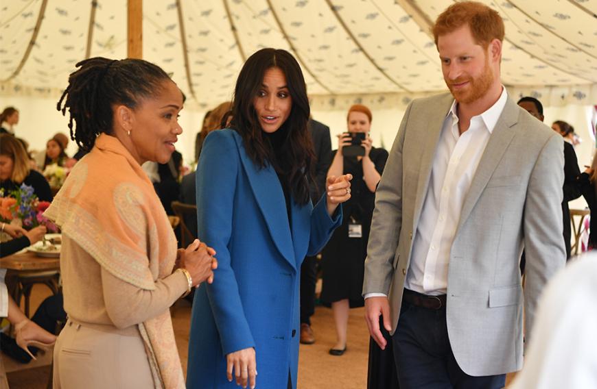 Meghans Mama Doria kam nach London, um dem Königspaar unter die Arme zu greifen: „Sie ist angereist, um ihre Tochter zu unterstützen und zwischen ihr und Harry zu vermitteln.