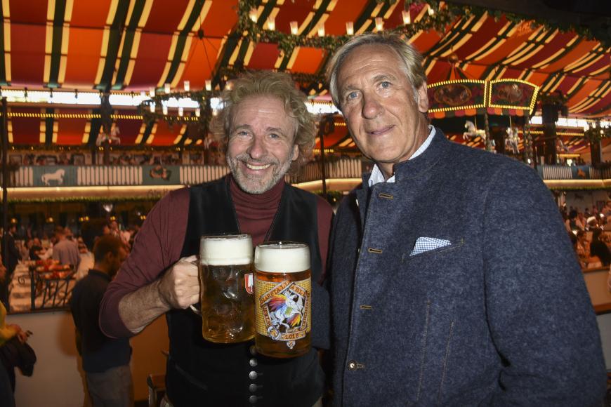 Thomas Gottschalk besucht das Oktoberfest gemeinsam mit seinem Bruder Christoph.