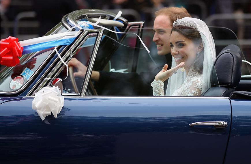 Bei ihrer Hochzeit 2011 ging es noch etwas gemächlicher zu, doch da saß auch nicht Kate, sondern ihr Liebster Prinz William am Steuer.