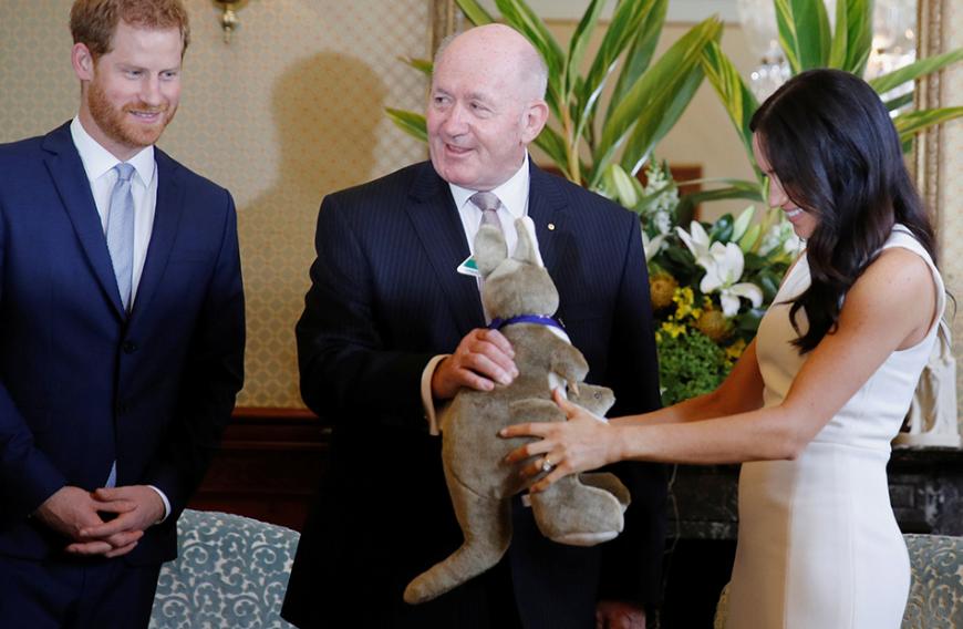 Vom Generalgouverneur bekamen die werdenden Eltern Prinz Harry und Herzogin Meghan erste Babygeschenke überreicht.