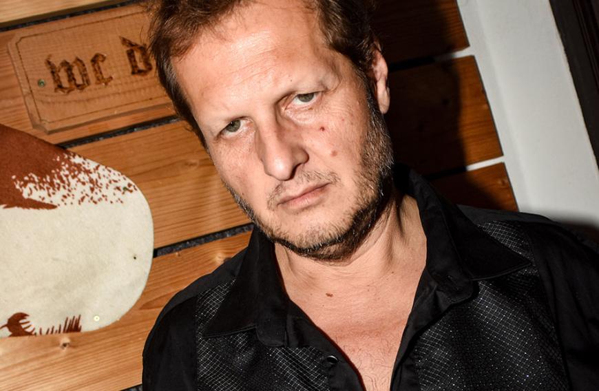 Jens Büchner sieht erschöpft und ausgebrannt aus.