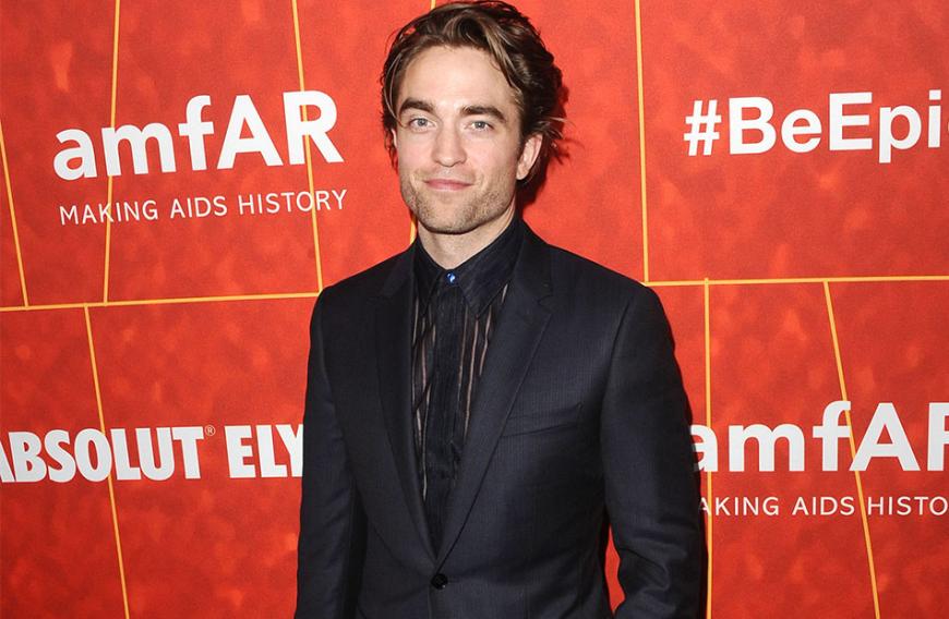 Als das Charity-Event 2009 in Cannes stattfand, versteigerte Schauspieler Robert Pattinson einen Kuss für 20 Tausend Dollar.