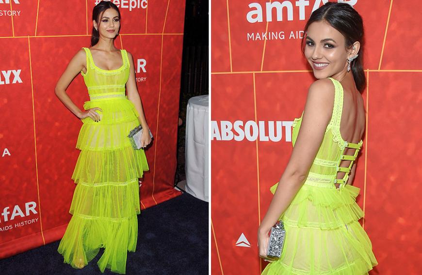 Victoria Justice erschien in einem neon-gelben Kleid aus Tüll von Kristian Aadnevik.