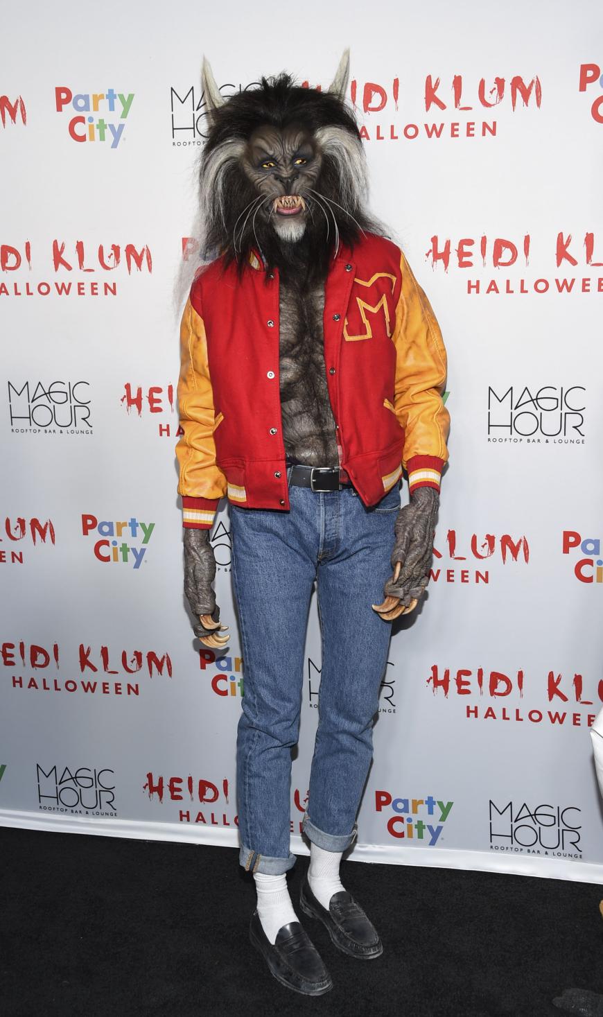 Kleiner Rückblick: Heidi Klum überrascht 2017 bei ihrer beliebten Halloween-Party alle mit ihrer besonderen Verkleidung als Werwolf aus dem Michael-Jackson-Musikvideo