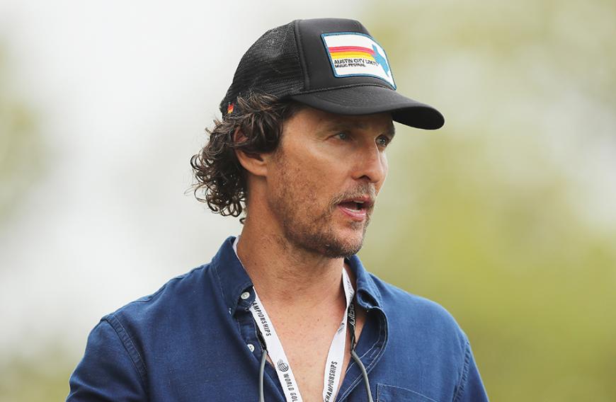 Schauspielkollege Matthew McConaughey hält sich von Drehtüren lieber fern. “Ich bekomme schon Angstzustände, wenn ich nur in ihrer Nähe bin”, gibt der Oscar-Gewinner zu. Und als wäre das nicht genug: Auch mit dem Auto durch Tunnel fahren mag er gar nicht.