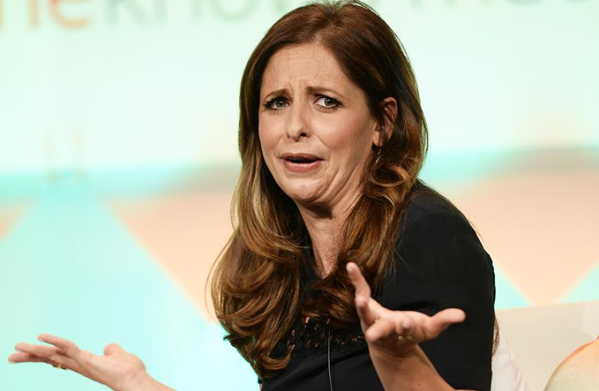 Schauspielerin Sarah Michelle Gellar hat eine Phobie, die so gar nicht zu ihrer Filmrolle passt. Sie fürchtet sich vor Friedhöfen und würde niemals freiwillig ein Grab besuchen. In der Vampirserie