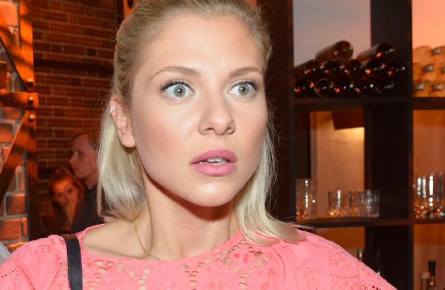 Sunny in Gefahr! Die Blondine ist bei GZSZ in einen Autounfall verwickelt. Müssen sich die Serienfans etwa von Sunny Richter verabschieden?