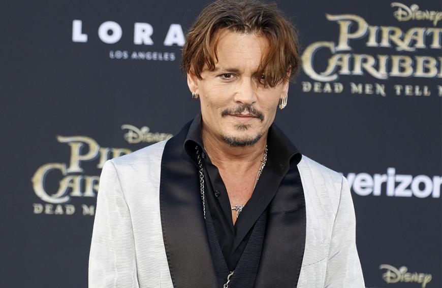Privat läuft es bei Johnny Depp allerdings auch nicht gerade rosig: In jüngster Vergangenheit machte der Schauspieler durch Alkoholmissbrauch und finanzielle Probleme auf sich aufmerksam.