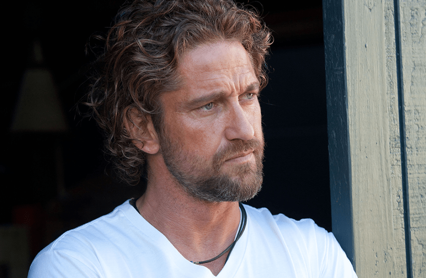 Auch Gerard Butler wäre bei den Dreharbeiten zum Film „Mavericks - Lebe deinen Traum“ im Jahr 2011 fast ertrunken. Er wurde von einer zwölf Meter hohen Welle getroffen und mit sich gerissen. Auch wenn der „Criminal Squad“-Star schon oft am Set verletzt wurde und einmal sogar fast ein Auge verlor, gibt er zu: „So nah war ich dem Tod noch nie zuvor.“